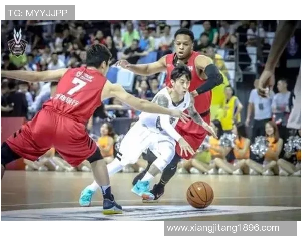 广州篮球队的奋斗与荣耀：一段不平凡的突破之路纪实